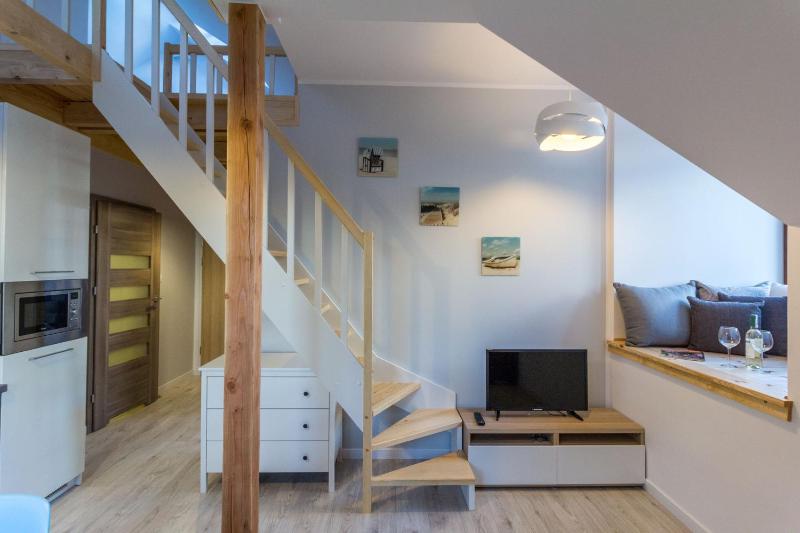 One-Bedroom Duplex Apartment image 2