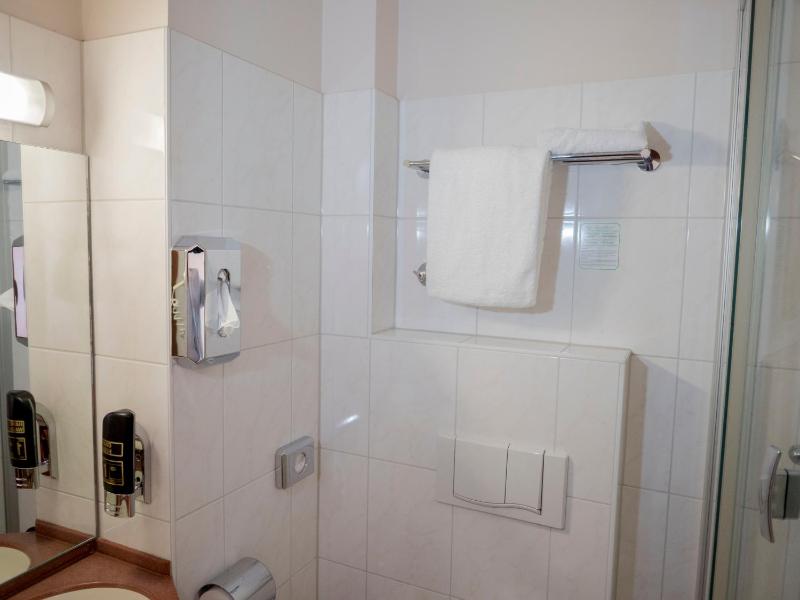 Double Room image 2