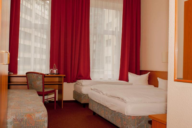 Triple Room image 4