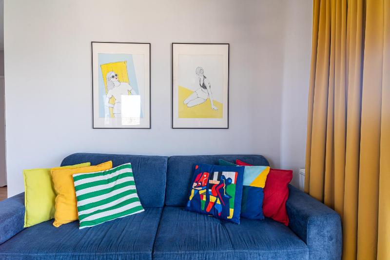 Modern two bedroom shipyard view apartment by Grand Apartments - image 10