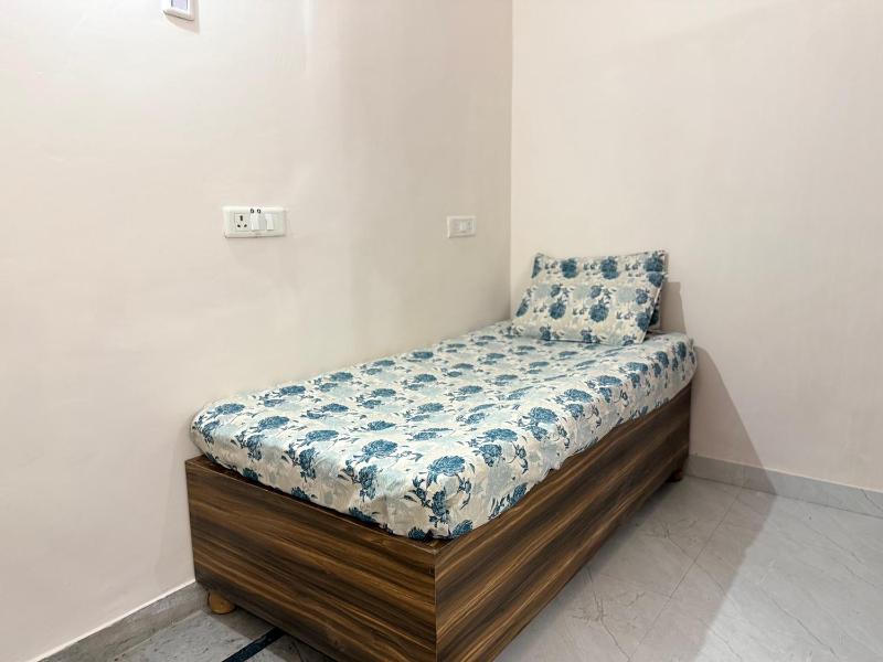 Comfort Stay near CyberHub - 300 Mbps WiFi - 1BHK - image 48