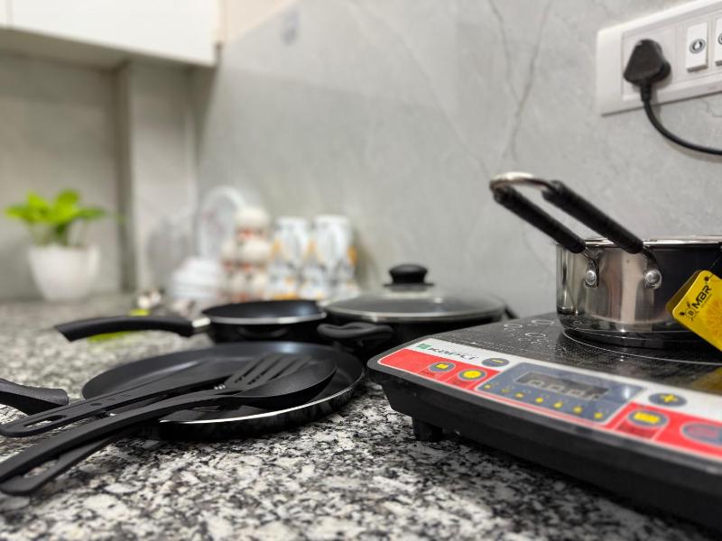 Comfort Stay near CyberHub - 300 Mbps WiFi - 1BHK - image 50