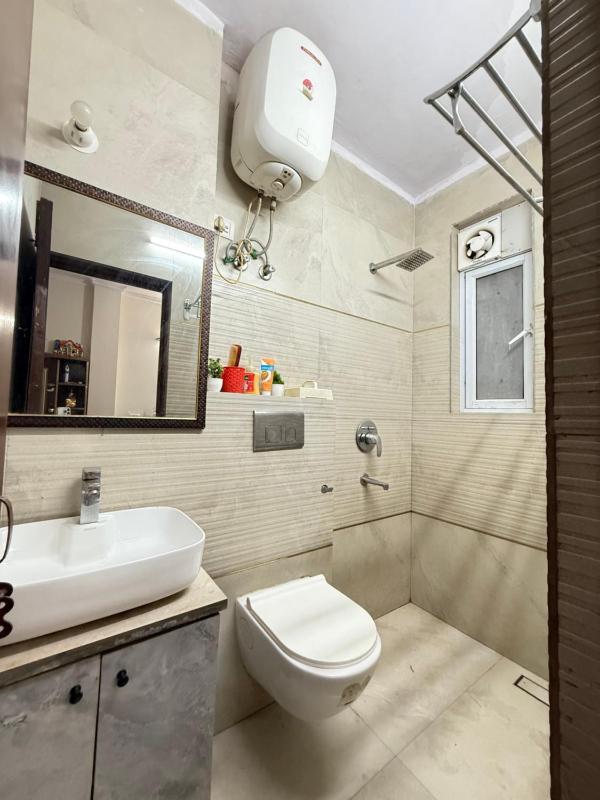 Comfort Stay near CyberHub - 300 Mbps WiFi - 1BHK - image 5