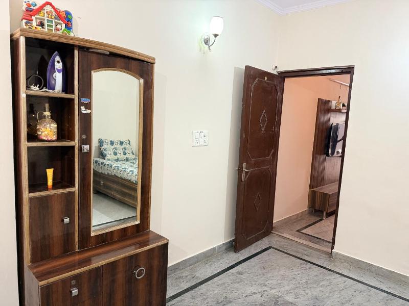 Comfort Stay near CyberHub - 300 Mbps WiFi - 1BHK - image 12