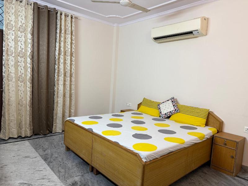 Comfort Stay near CyberHub - 300 Mbps WiFi - 1BHK - image 37
