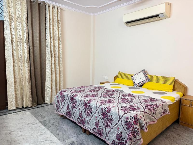 Comfort Stay near CyberHub - 300 Mbps WiFi - 1BHK - image 36
