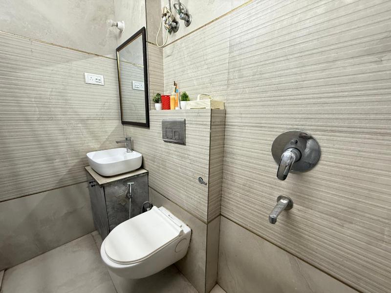 Comfort Stay near CyberHub - 300 Mbps WiFi - 1BHK - image 49