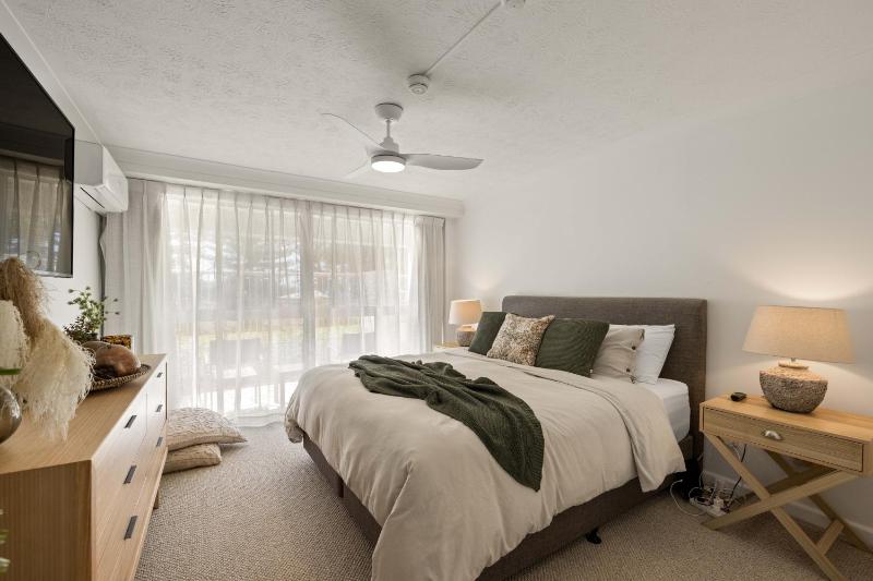 Cashelmara on the Beach - 3 Bedroom Escape - image 10