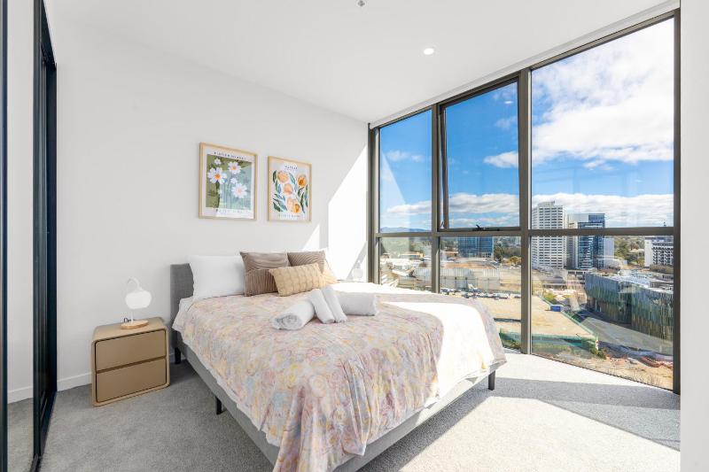 Sunny Central Woden AptHospital CIT  Pool - image 3