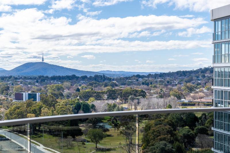 Sunny Central Woden AptHospital CIT  Pool - image 12