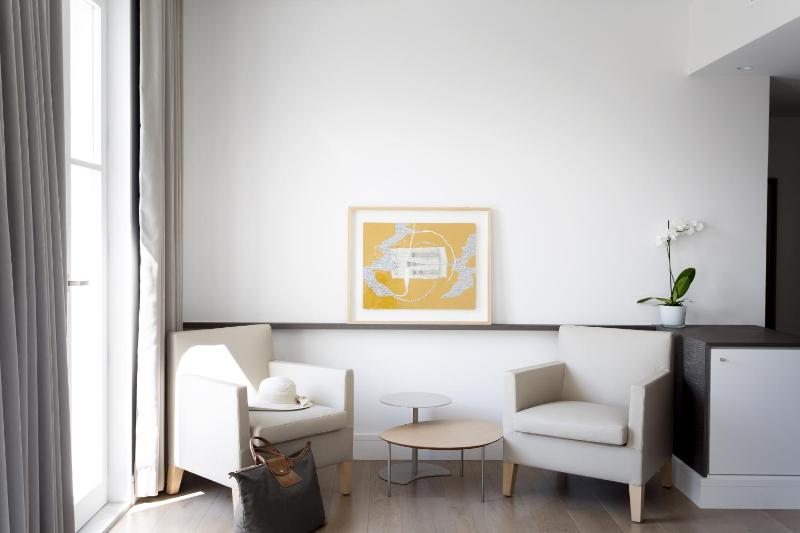 Double Room with Garden View image 1
