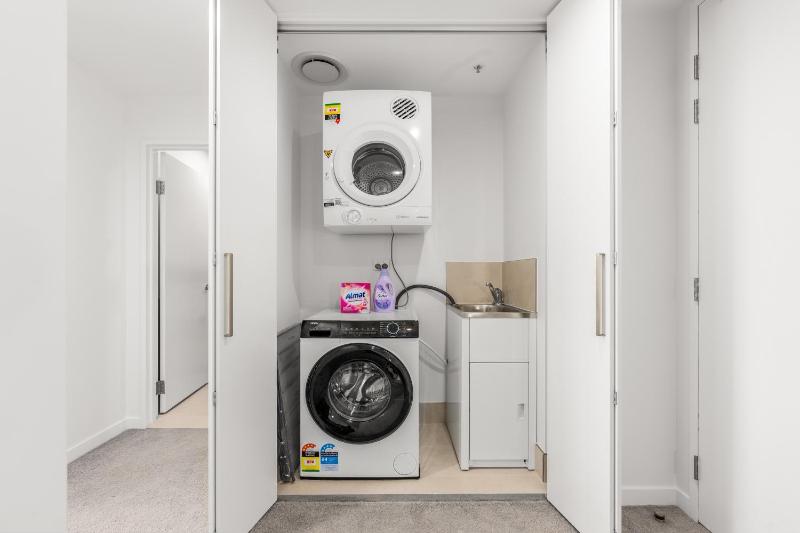 Cosy Woden Apt Near Canberra HospitalTransport - image 2