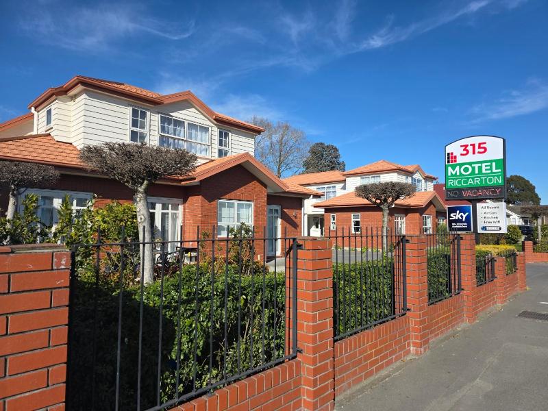 315 Motel Riccarton - image 2