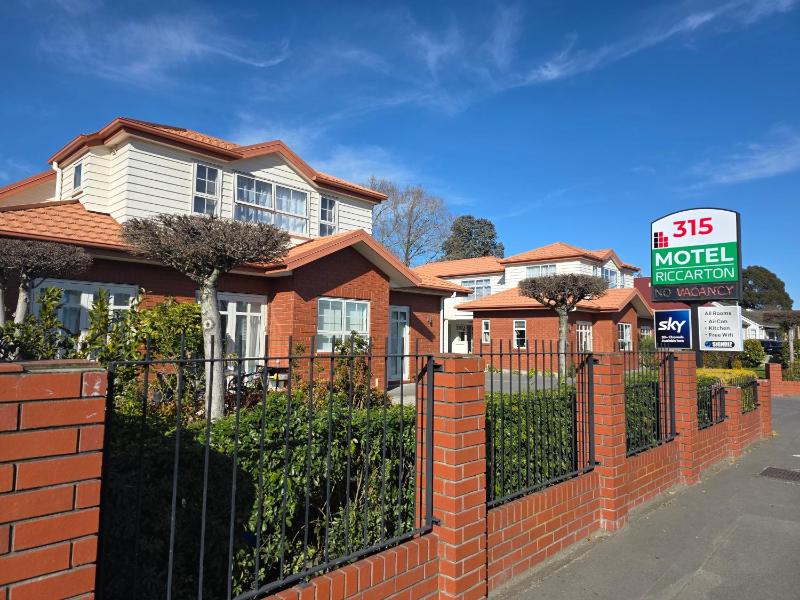 315 Motel Riccarton - image 1