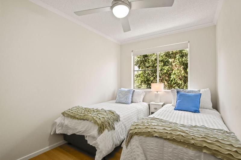 Mallory Place Unit 3 11 Saltair Street Kings Bea - image 3