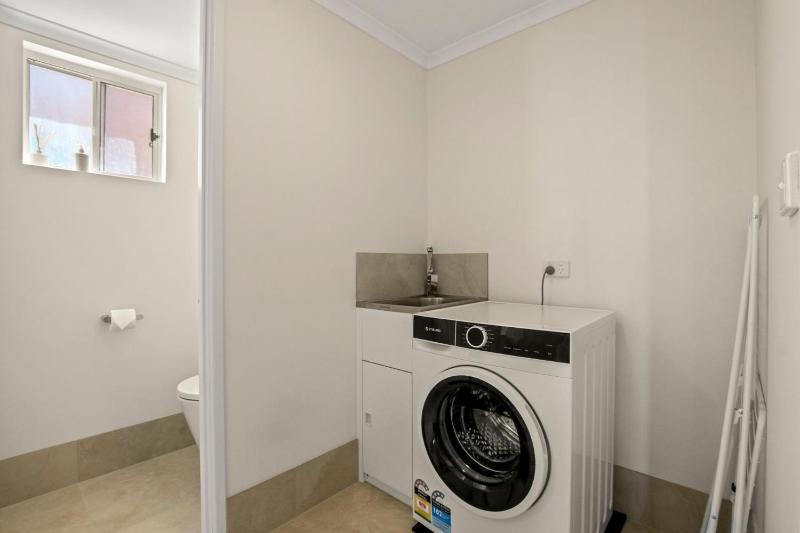 Mallory Place Unit 3 11 Saltair Street Kings Bea - image 9