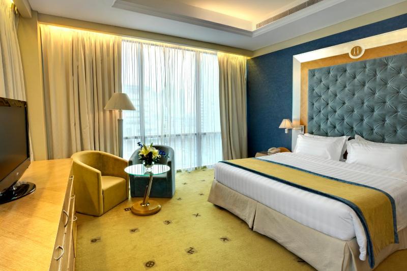 Executive Room with Balcony image 4