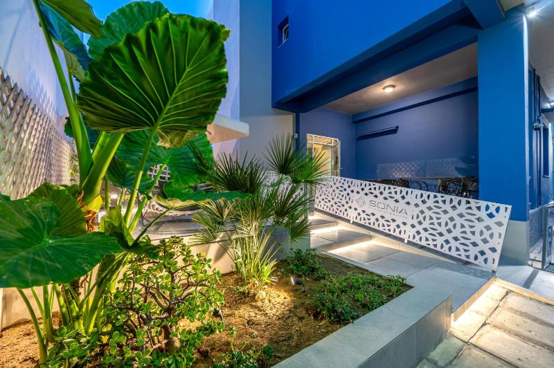 Sonia Hotel & Suites - Adults Only - image 12