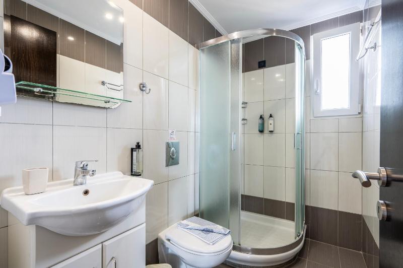Sonia Hotel & Suites - Adults Only - image 14
