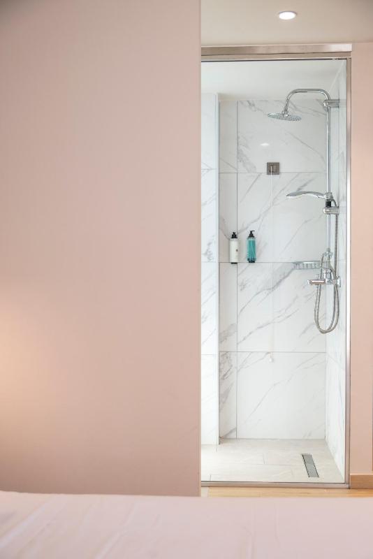 Sonia Hotel & Suites - Adults Only - image 19
