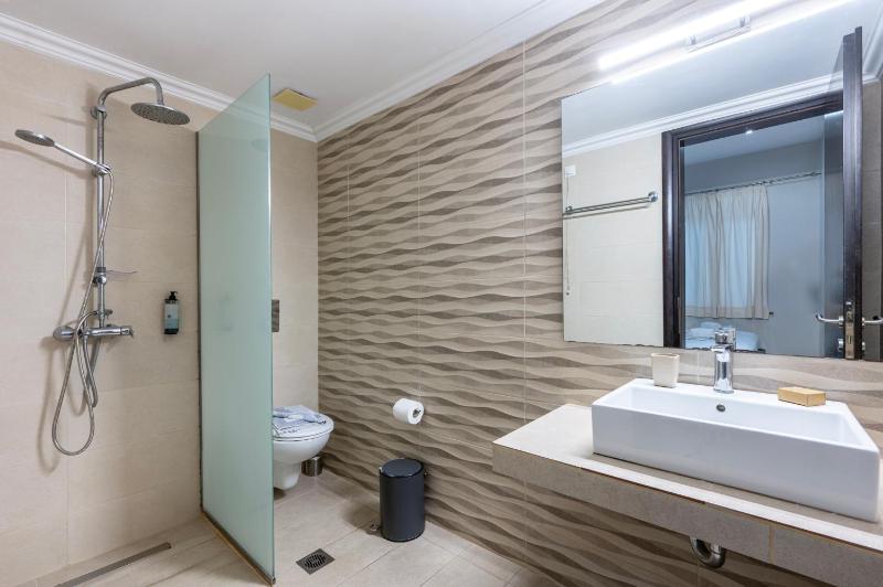 Sonia Hotel & Suites - Adults Only - image 11