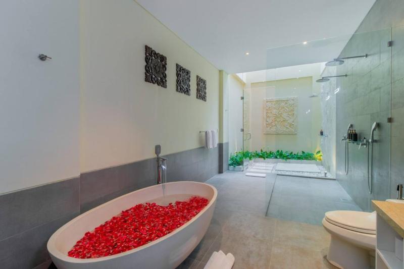 Super Spacious 6 Bed Chef Daily B'Fast 12 pax - image 33