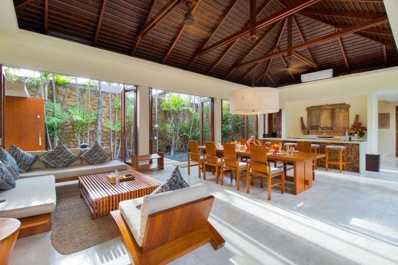 Super Spacious 6 Bed Chef Daily B'Fast 12 pax - image 32