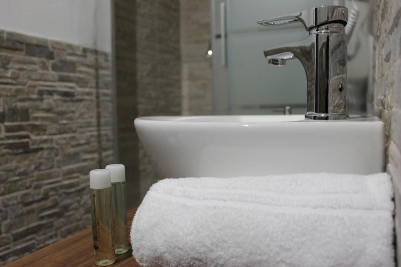 Double Room with Private Bathroom image 4