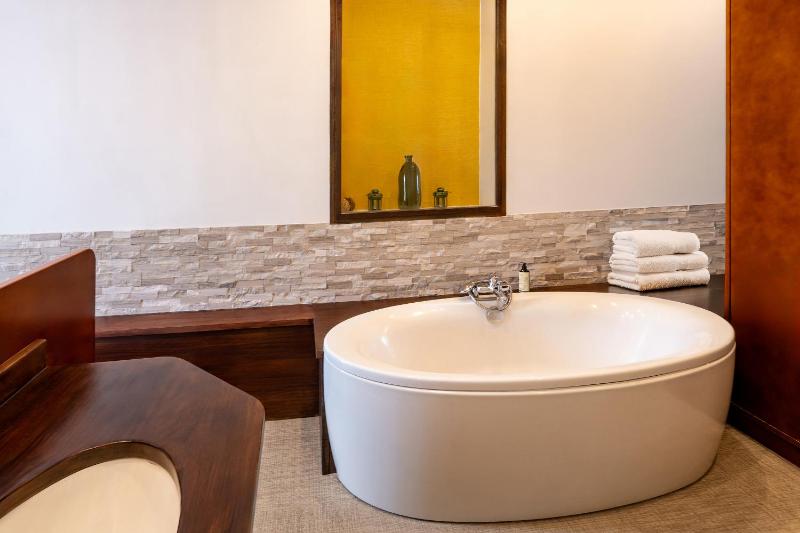 Best Western Plus La Rade - image 30