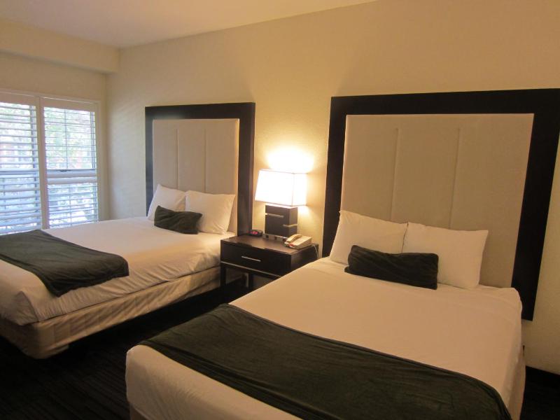 Deluxe Queen Room with Two Queen Beds