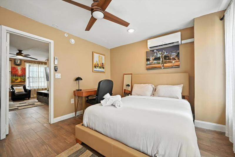 Spacious Family Home in Philadelphia - image 7