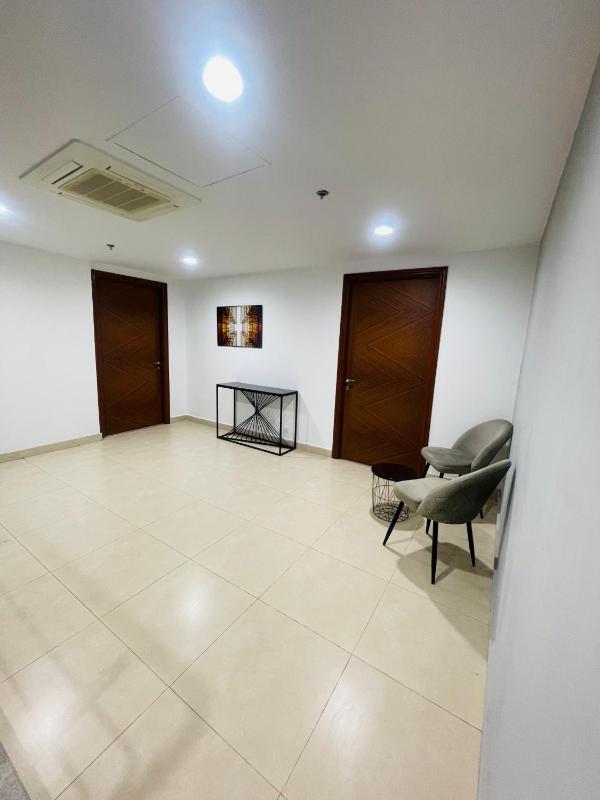 Executive Goldcrest Mall Apartments DHA Phase 4 Lahore - image 2