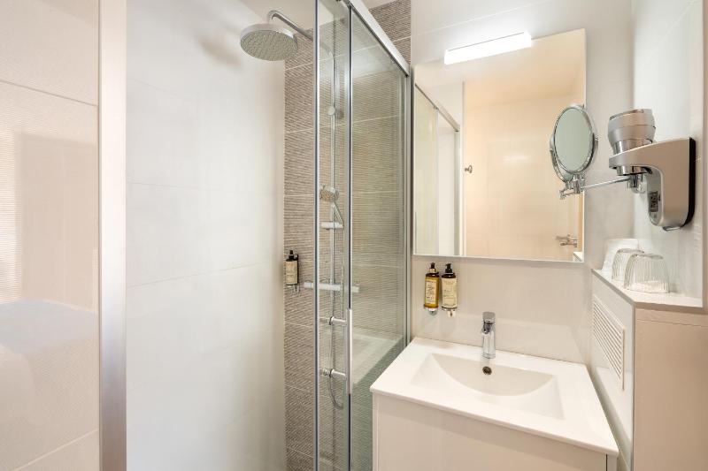 Best Western Plus La Rade - image 19