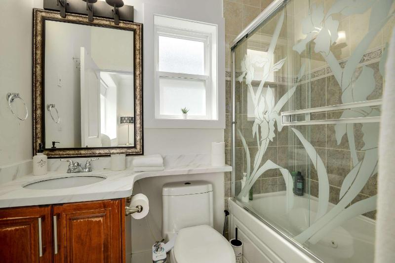 Spacious Family Home in Vancouver - image 6