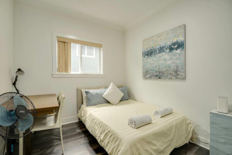 Spacious Family Home in Vancouver - image 3