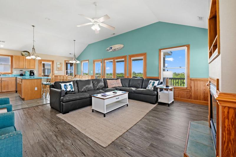 Ocean Views! Heated Pool Game Room Hot Tub Mini Golf & Steps to Sand - image 2