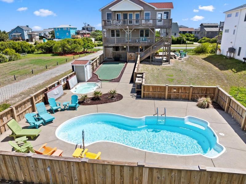 Ocean Views! Heated Pool Game Room Hot Tub Mini Golf & Steps to Sand - image 12