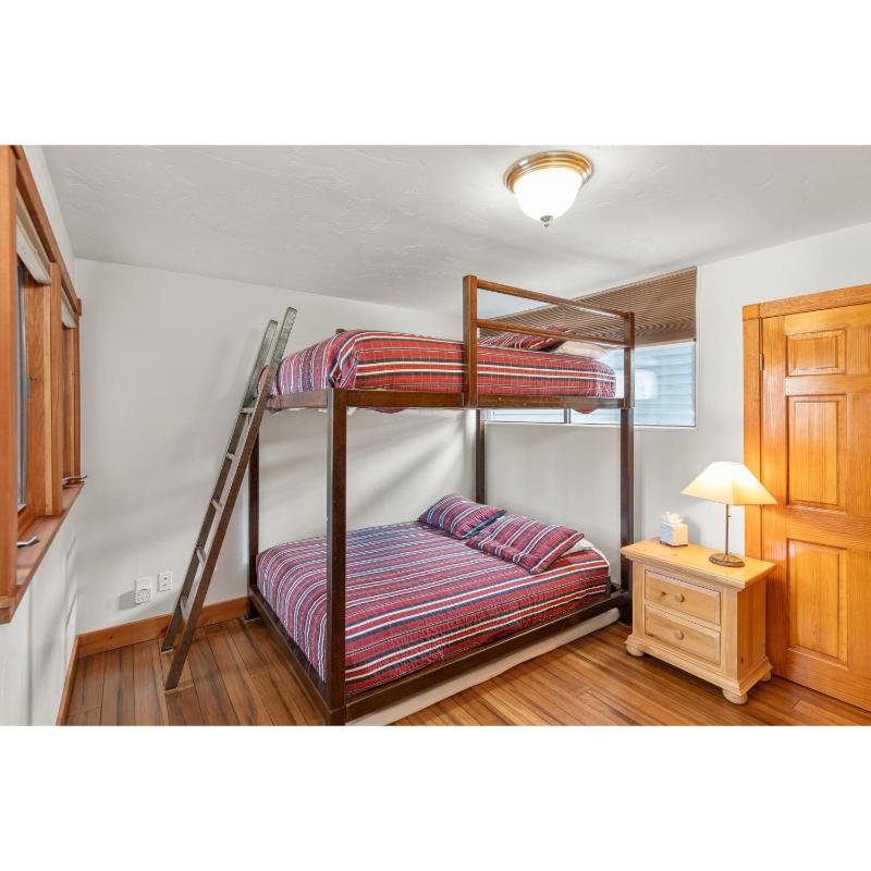 Twin Lodge 337 & 338 - Liftside and Hot Tubs Access - image 18