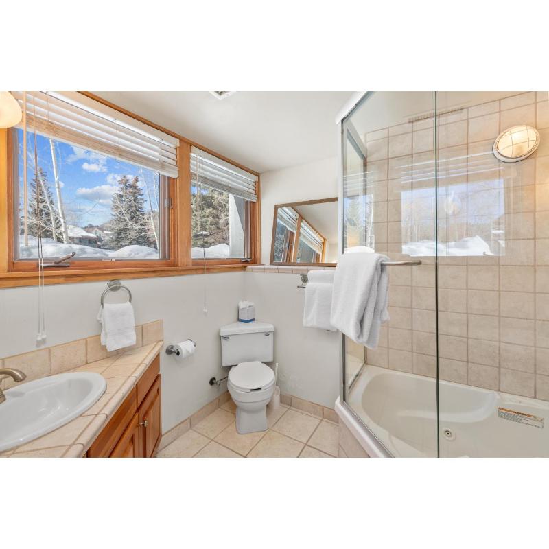 Twin Lodge 337 & 338 - Liftside and Hot Tubs Access - image 23