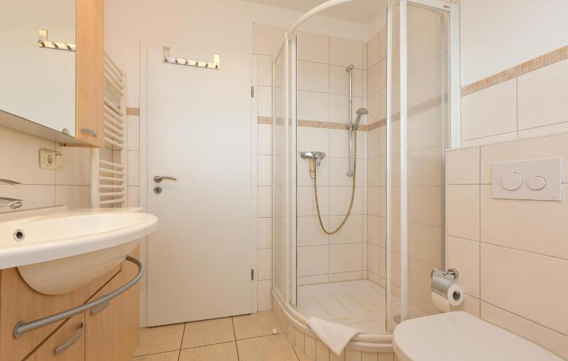 Cozy Apartment In Rechlin With Sauna - image 9