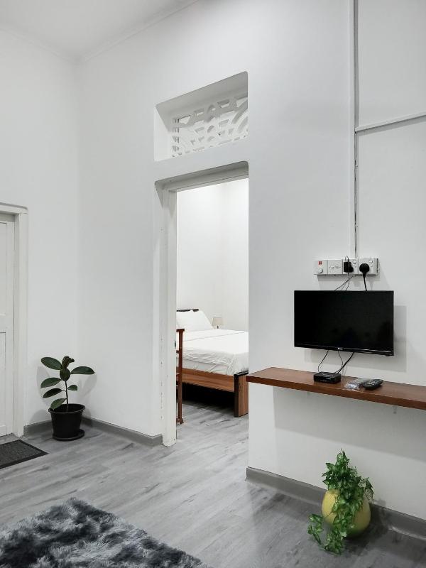 White Room in Colombo Seven - image 8