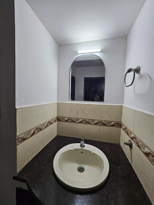Daffodils Inn - image 24