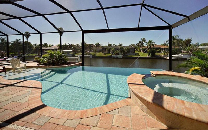 Luxury Waterfront Villa Kapalua - image 1