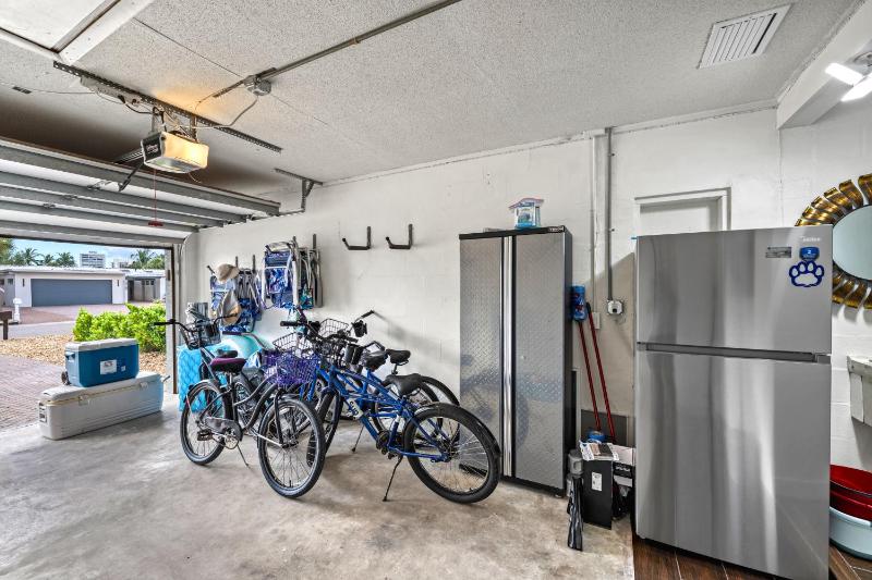 Siesta Key Waterfront Oasis - Heated Pool Dock Walk to Village & Beach - image 14