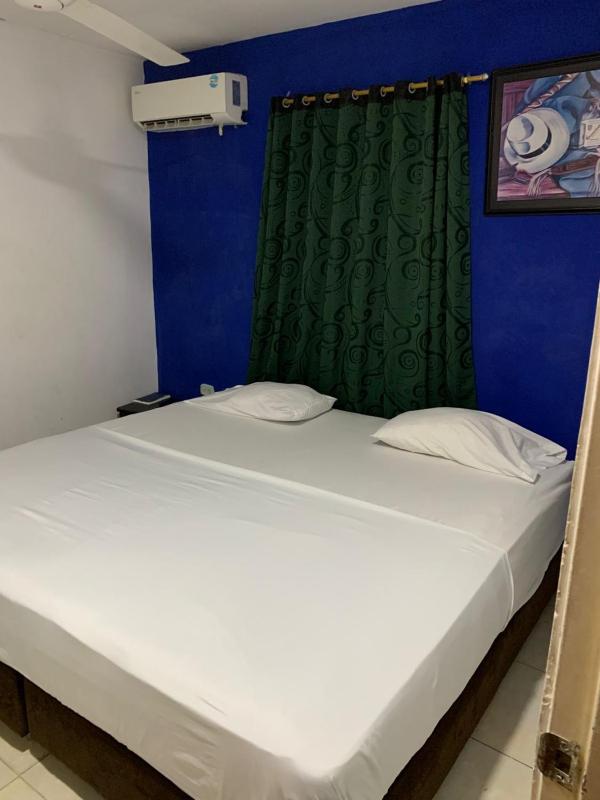 Hotel Emily Suite - image 9