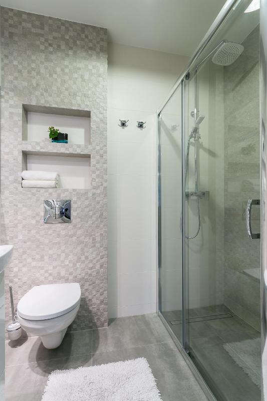 Apartment with Mountain View image 4