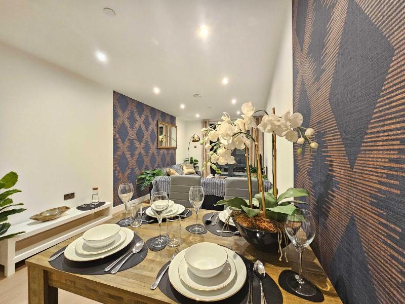 LUX 2Bed 2Bath Apartment with Terrace City Center - image 24
