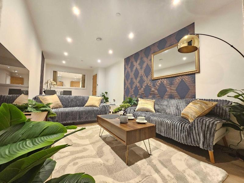 LUX 2Bed 2Bath Apartment with Terrace City Center - image 14