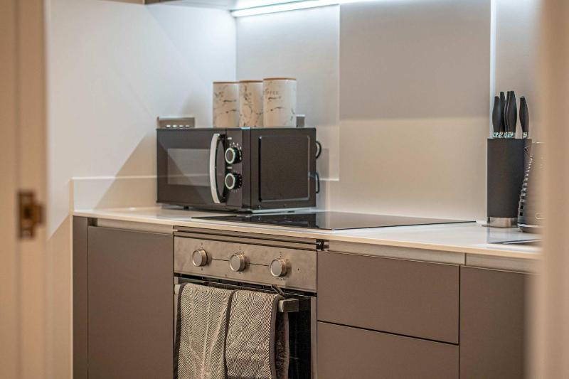 LUX 2Bed 2Bath Apartment with Terrace City Center - image 23