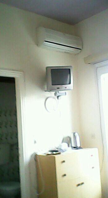 Standard Single Room with Shower image 2